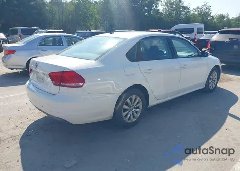 2012 Volkswagen Passat 2.5L S z USA, uszkodzony, nr VIN 1VWAP7A30CC027457